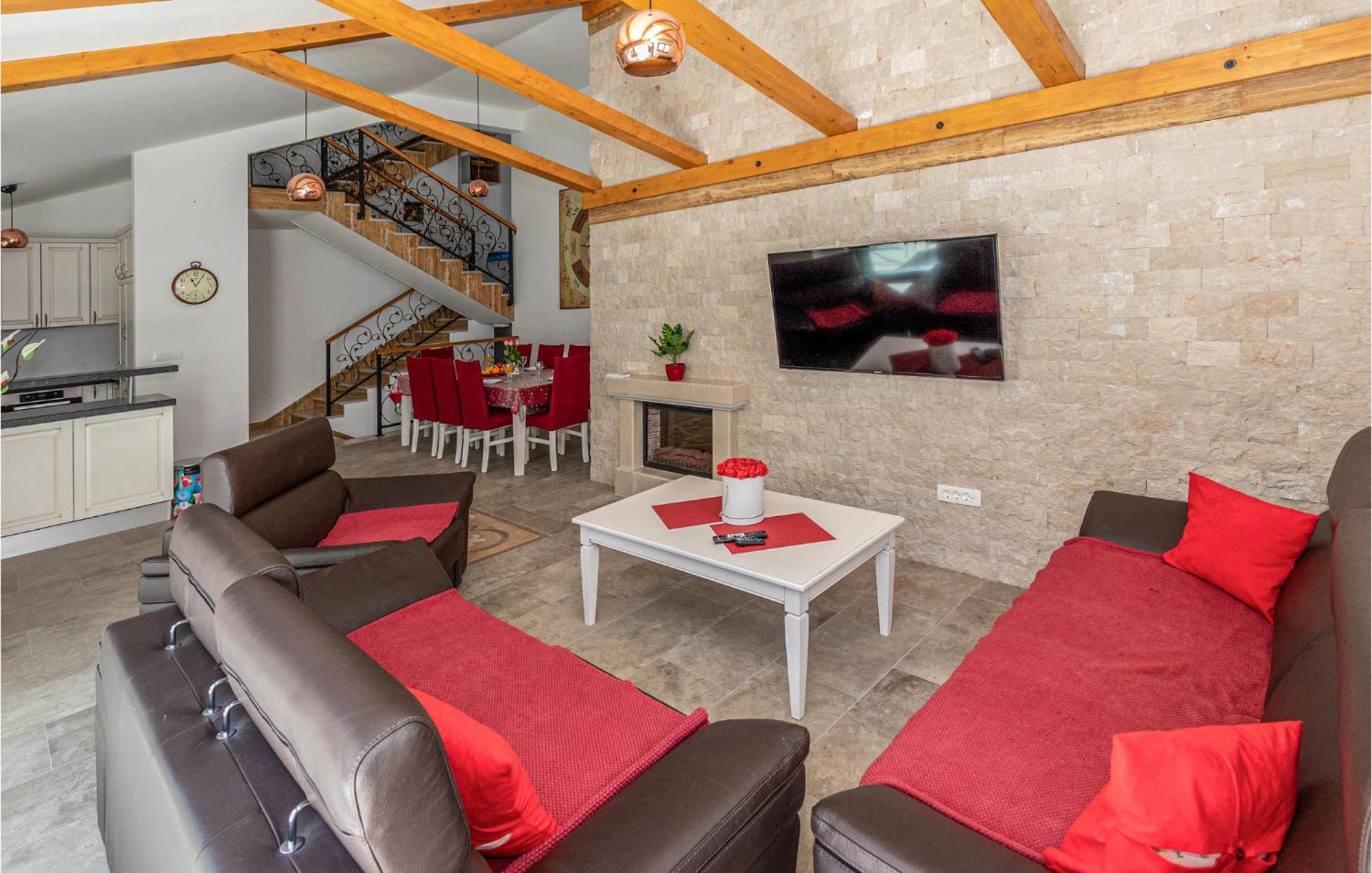 Lovely Home In Klek With House A Panoramic View Eksteriør billede